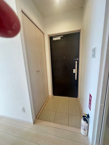 プレミアムコート宜野湾西１２階の玄関