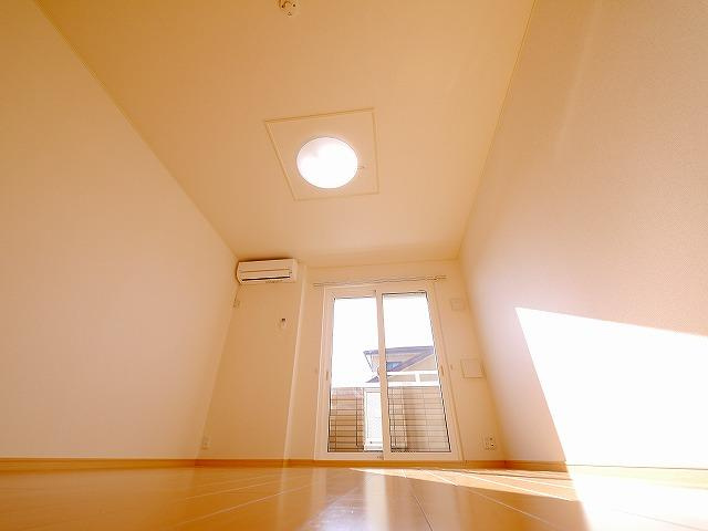 善紀ハイツⅡ号館の洋室|個人の部屋や寝室として使える洋室です