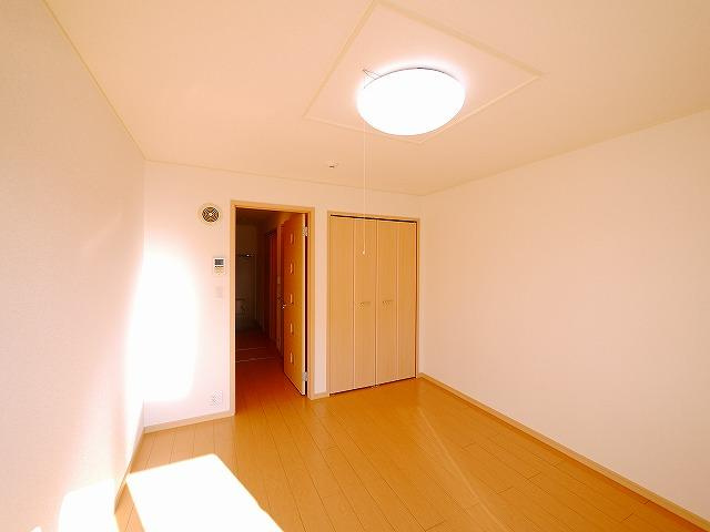善紀ハイツⅡ号館の洋室|使い勝手のいい洋室です