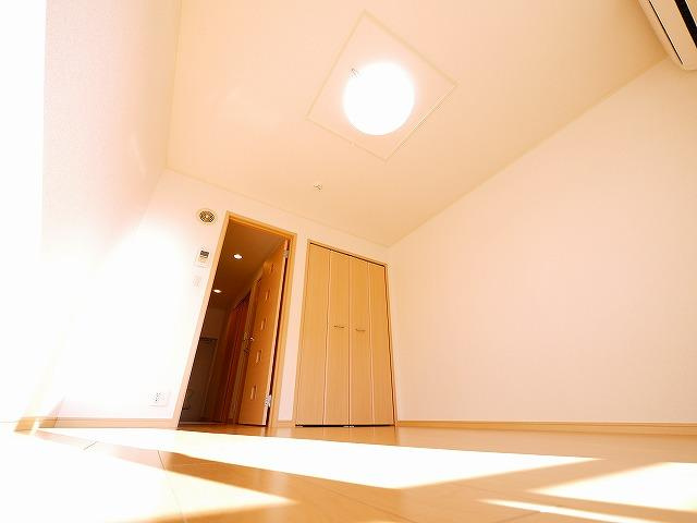 善紀ハイツⅡ号館の洋室|コンパクトで使いやすい洋室です