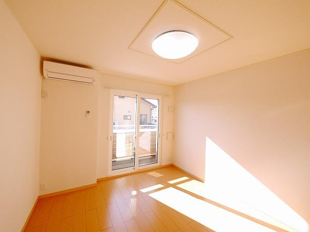 善紀ハイツⅡ号館の寝室|個人の部屋や寝室として使える洋室です