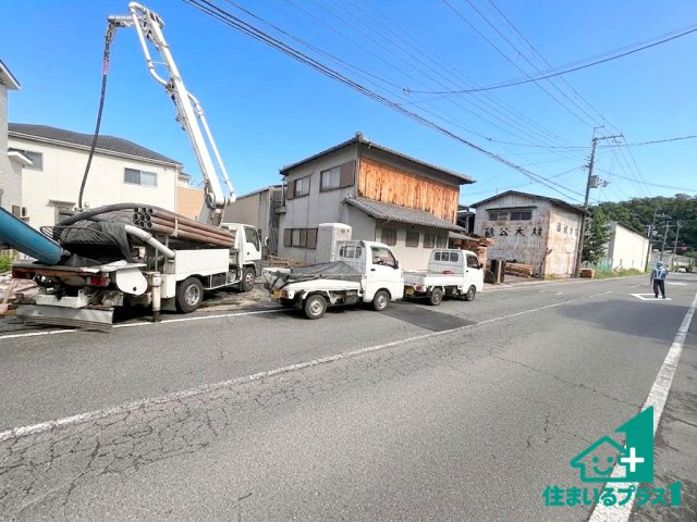 ●19(土)～23(日)現地説明会！　桜井市安倍木材団地　第3期　新築一戸建ての前面道路含む現地写真|周辺は閑静な住宅街です。前面道路もしっかりと有りますので車の出し入れも安心ですよ！