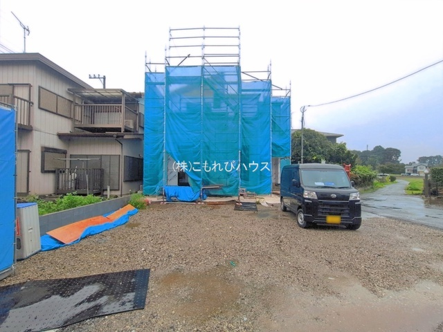 桶川市小針領家　新築一戸建て　グラファーレ　01の駐車場