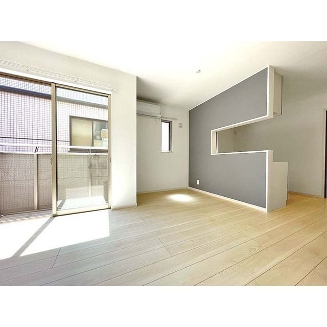 谷戸町一丁目戸建ての居間・リビング