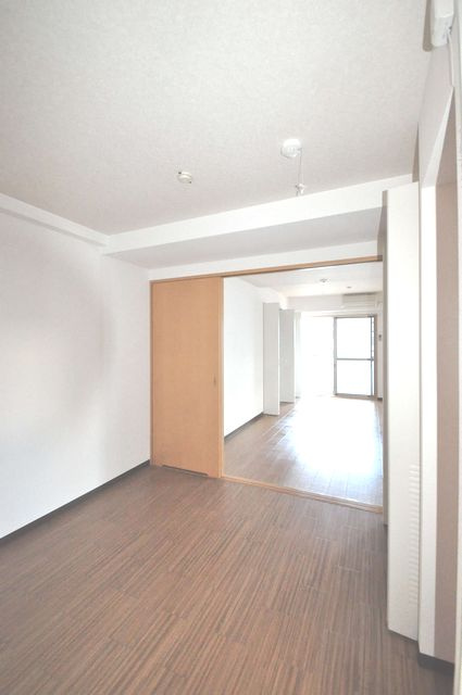 大阪市城東区鴫野西１丁目の賃貸マンションの居間・リビング