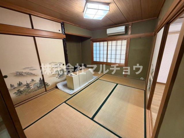 新庄一戸建の和室|明るい和室です