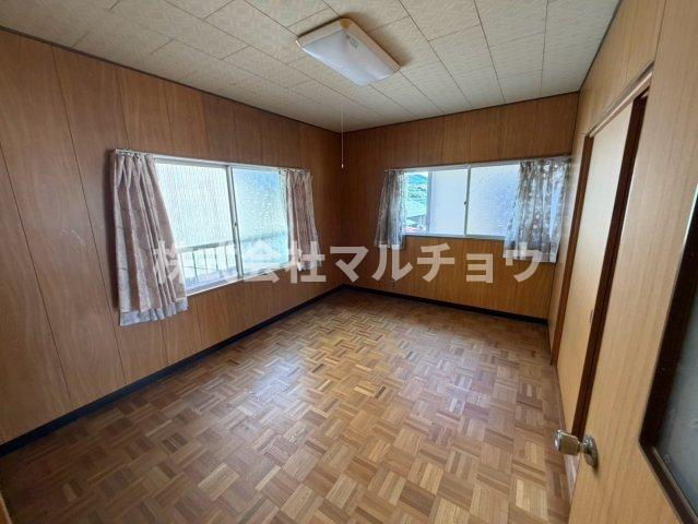 新庄一戸建の洋室|きれいな洋室です