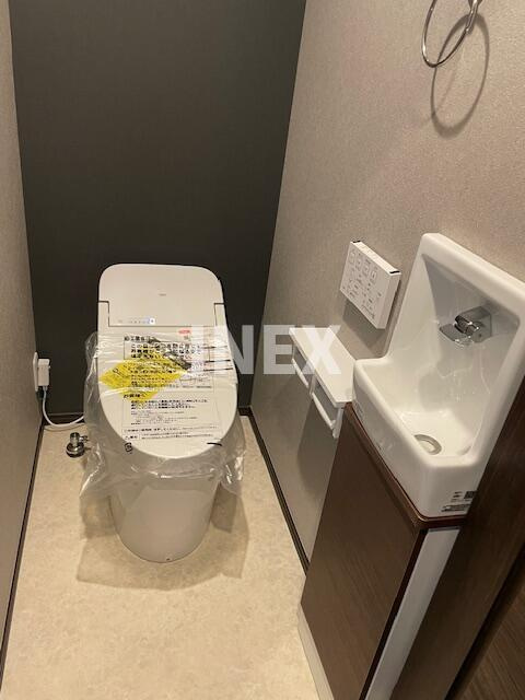 芹が谷戸建のトイレ