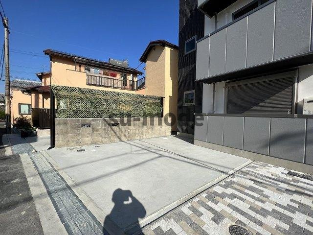 ARCENCIEL　COURT　総持寺の駐車場
