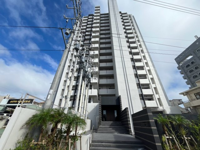 プレサンスロジェ宜野湾我如古ヴォールタワー