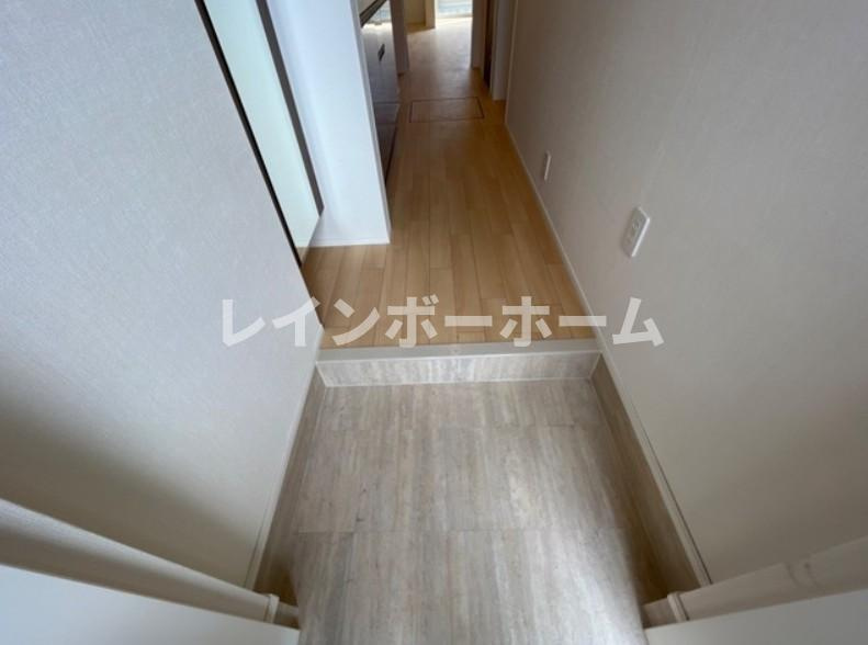 クレバーパレスの玄関