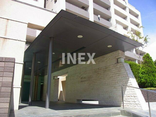 横浜市保土ケ谷区境木本町の賃貸マンションのエントランス