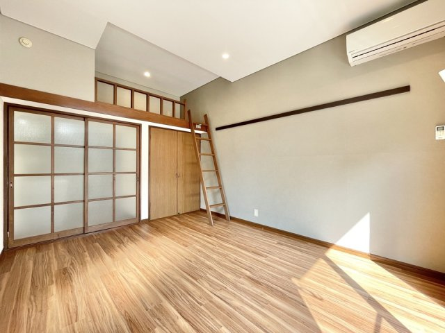 シャトルＫの居間・リビング