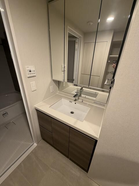 クレストコート東池袋の独立洗面台