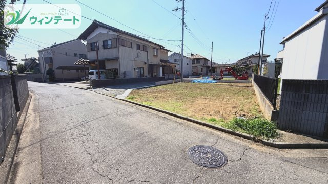 土浦市真鍋第12　新築戸建　3号棟の前面道路含む現地写真|前面道路は交通量が少なく子供の通学にも安心の道路です♪ぜひ現地でご体感ください！