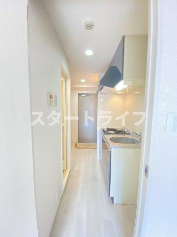 大阪市淀川区東三国３丁目の賃貸マンションの玄関