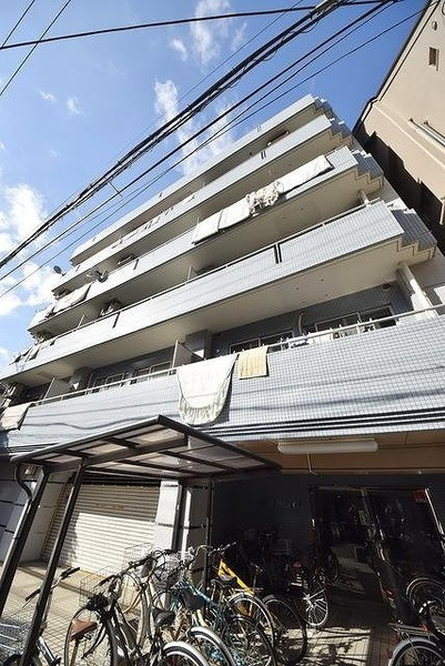 アートパレスの外観