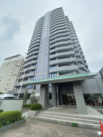 三の丸グランキャッスルタワーの外観