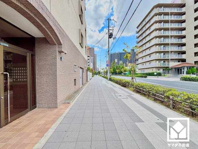 ルネ尼崎のその他|敷地内にバイク置き場を備えています。しっかり区画が整理されており、使い勝手の良い設計です。