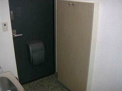 セイスタンツェの玄関