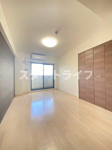 大阪市淀川区西三国３丁目の賃貸マンションの居間・リビング