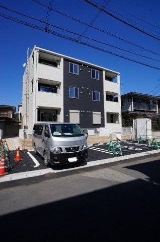 ルポゼ　ドゥーの駐車場