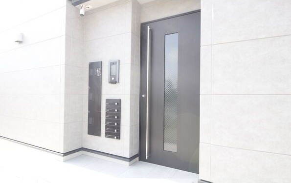 WELLNEST　ROOM　名駅南　B棟のエントランス