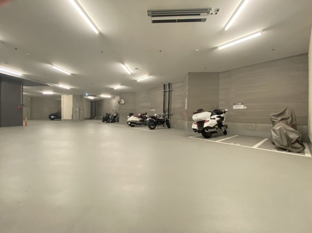 【駐車場】