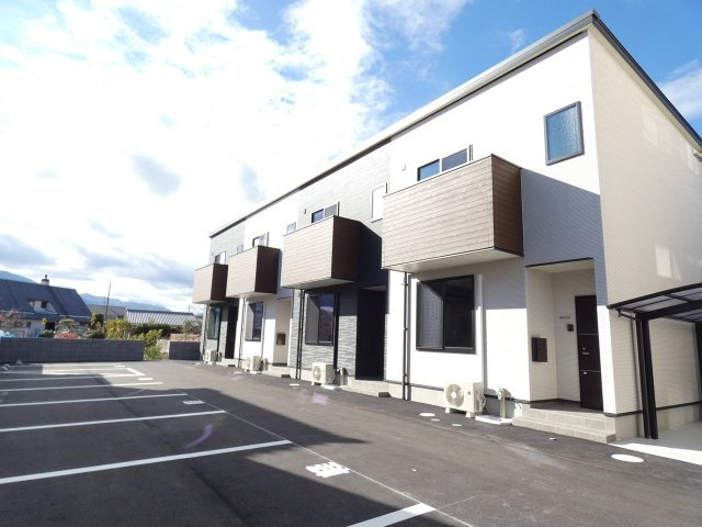 ファミールS横河原の外観