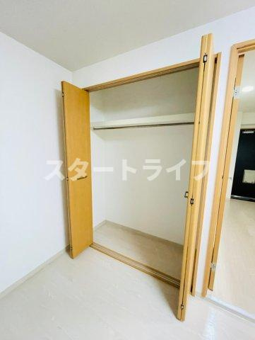 大阪市淀川区西三国３丁目の賃貸マンションの収納