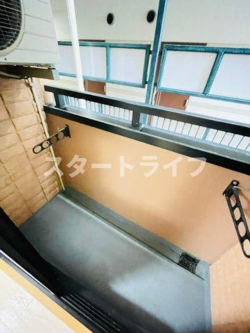 大阪市淀川区西三国３丁目の賃貸マンションのバルコニー
