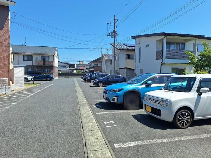 リビングタウン南仙北　Ｅの駐車場
