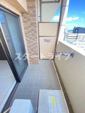 大阪市淀川区木川西２丁目の賃貸マンションのバルコニー
