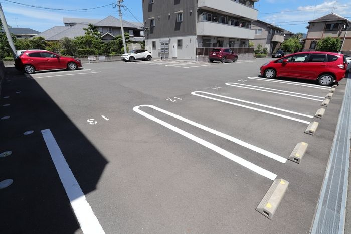 フロレゾン　A棟の駐車場