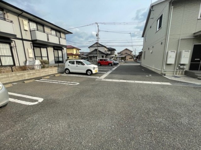 ラシーヌYugawa　B棟の駐車場