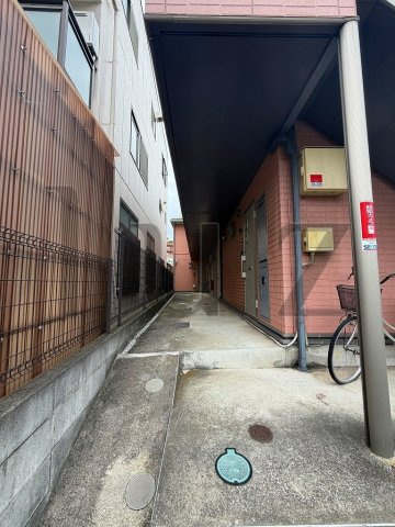 メイプルロードのエントランス