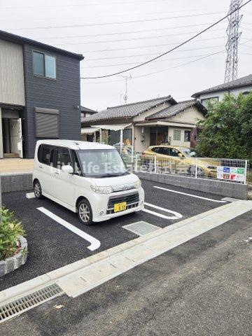 フィオーレ　エムの駐車場