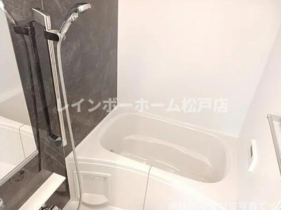 ラウレア三郷の浴室|お風呂です