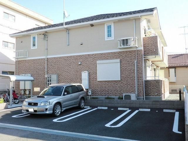 町田市小川２丁目のアパートの駐車場