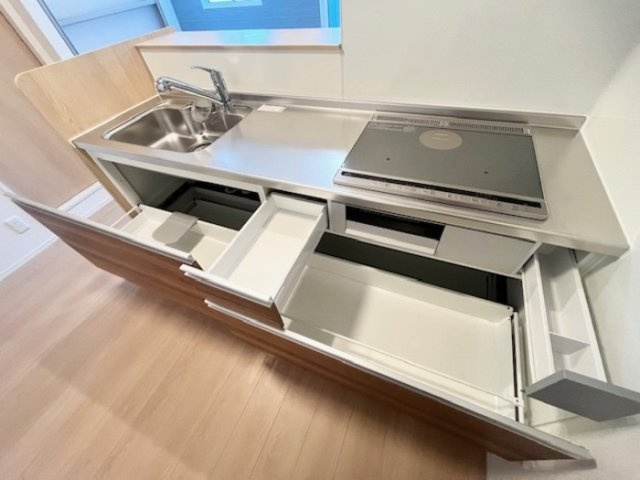 糟屋郡篠栗町津波黒１丁目のアパートのキッチン|キッチン収納