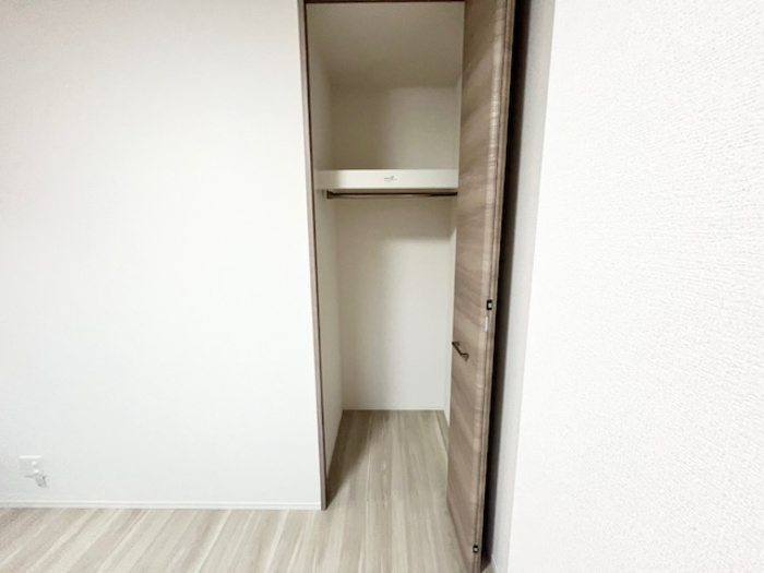 糟屋郡篠栗町津波黒１丁目のアパートの洋室|収納（洋室１）