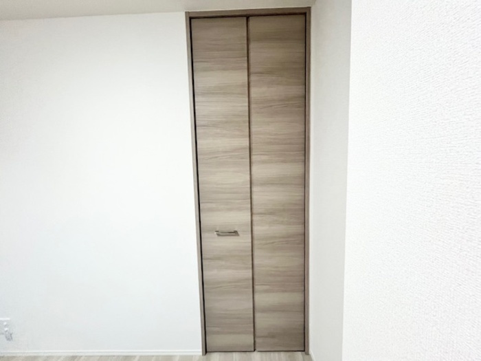 糟屋郡篠栗町津波黒１丁目のアパートの洋室|収納（洋室１）