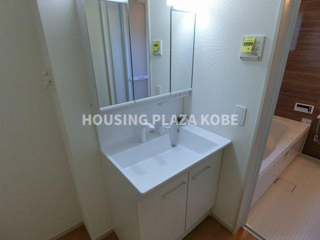 須磨区緑が丘新築戸建の独立洗面台