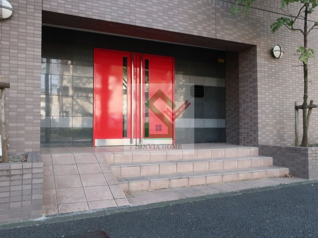 ジェノヴィア吉祥寺通りイーストのエントランス