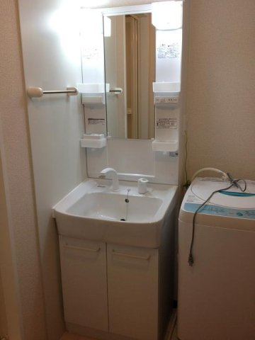 レオネクストパインヒルⅢの内装|独立洗面台