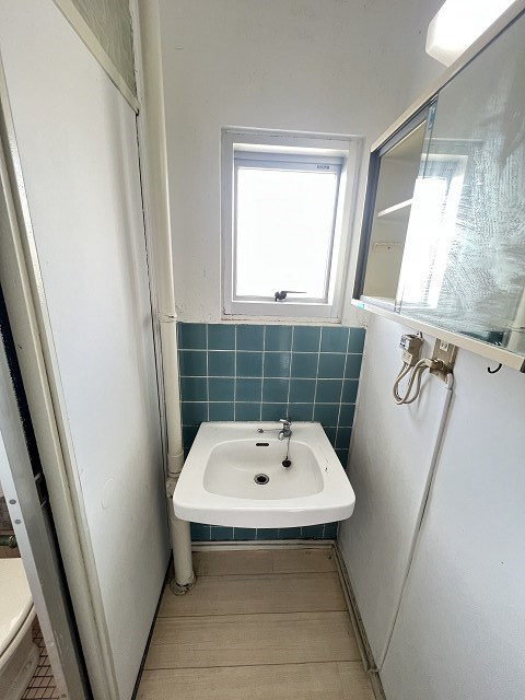 尼崎市御園２丁目の賃貸マンションの洗面所