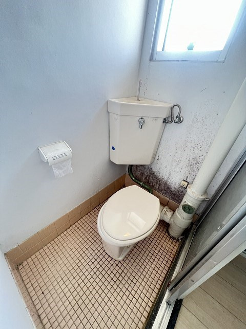 尼崎市御園２丁目の賃貸マンションのトイレ