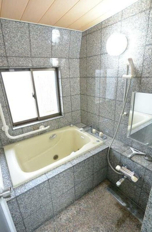 中野区若宮１丁目の賃貸マンションの浴室