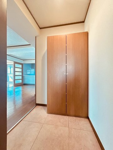 グリシーヌ静徳の玄関