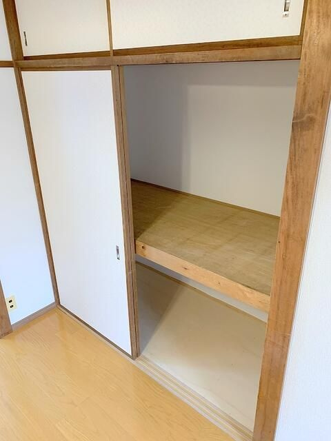西東京市芝久保町４丁目の賃貸マンションの収納